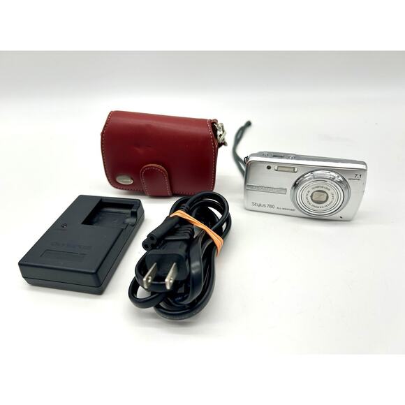 OLYMPUS Stylus 760 7.1 MP 3X Opt Zoom Digital Camera w/Battery & Charger Working - Picture 1 of 13